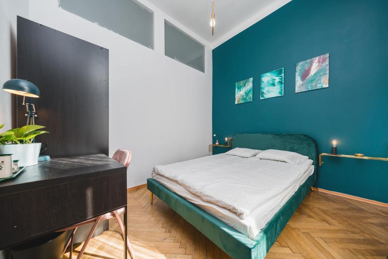 2 Bedroom Apartment Next To The Main Railway Station - By Upstairs Cracóvia Exterior foto