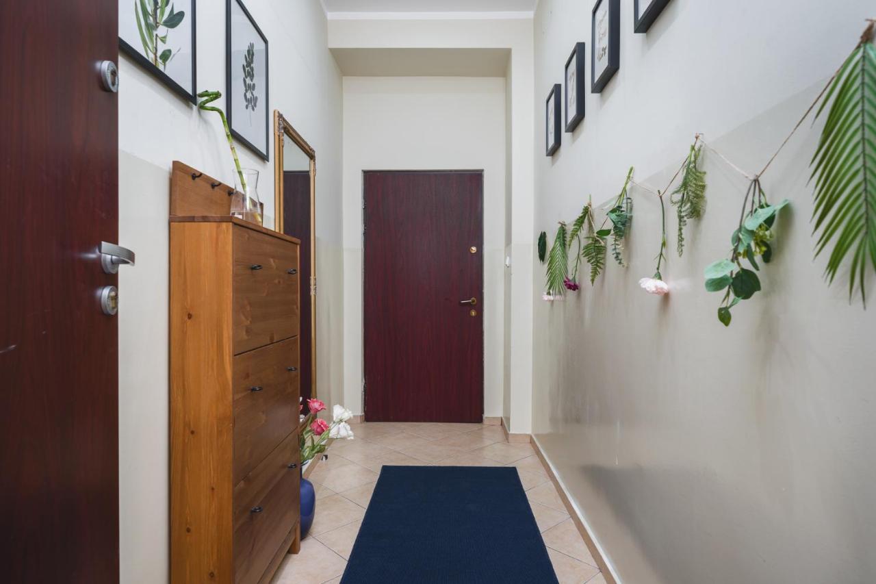 2 Bedroom Apartment Next To The Main Railway Station - By Upstairs Cracóvia Exterior foto