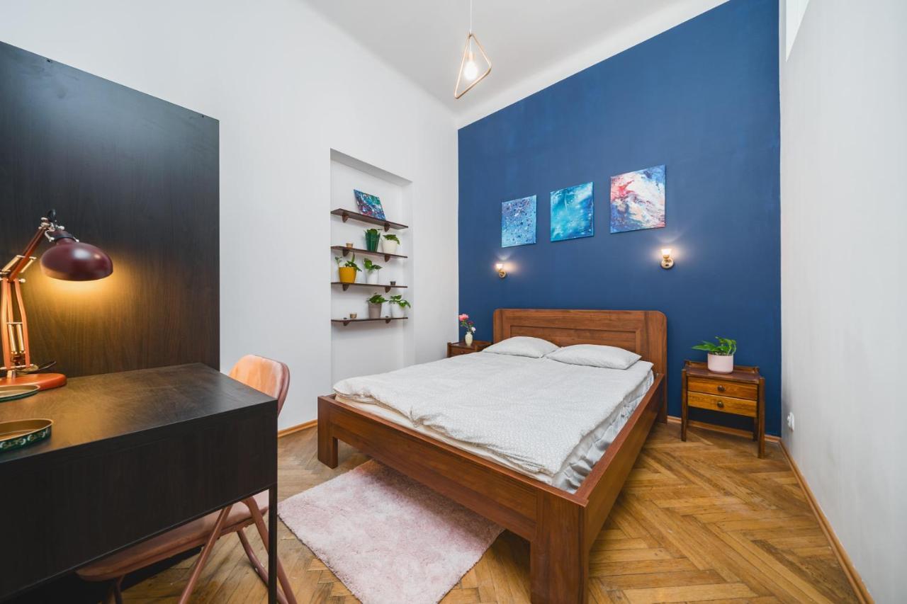 2 Bedroom Apartment Next To The Main Railway Station - By Upstairs Cracóvia Exterior foto
