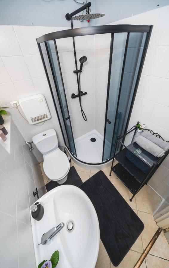 2 Bedroom Apartment Next To The Main Railway Station - By Upstairs Cracóvia Exterior foto